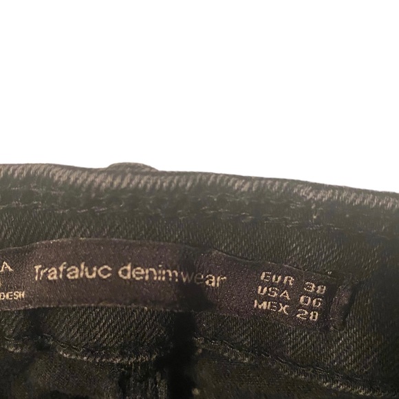 Zara Trafaluc Denimwear Mid Rise Distressed Black Wash Jeans Size 6 - Picture 9 of 9